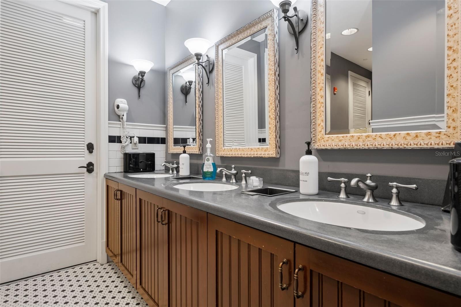 Image 61 of 63 For 4661 Southern Valley Loop