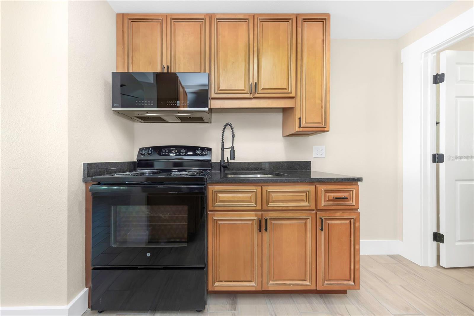 Image 10 of 21 For 3000 Beach Boulevard S 6