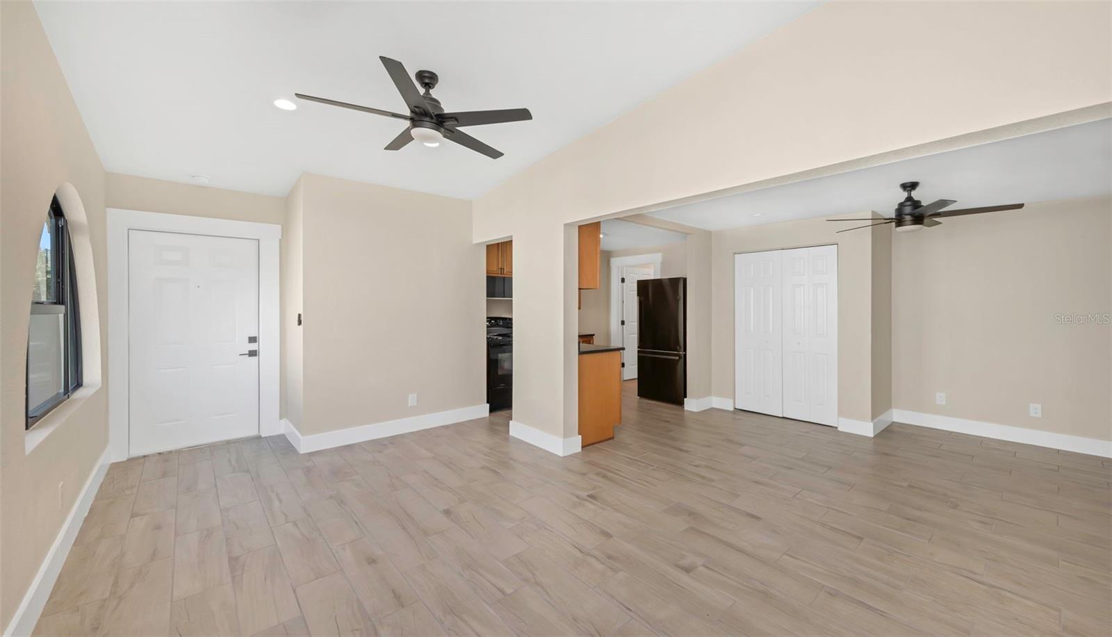 Image 4 of 21 For 3000 Beach Boulevard S 6