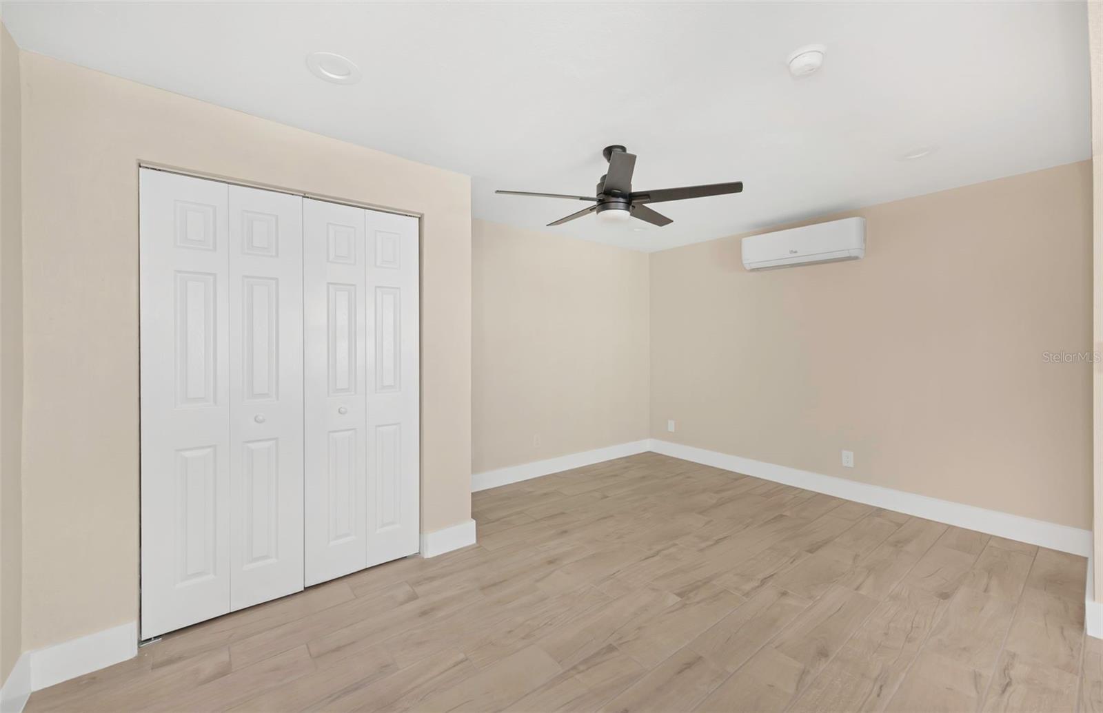 Image 5 of 21 For 3000 Beach Boulevard S 6