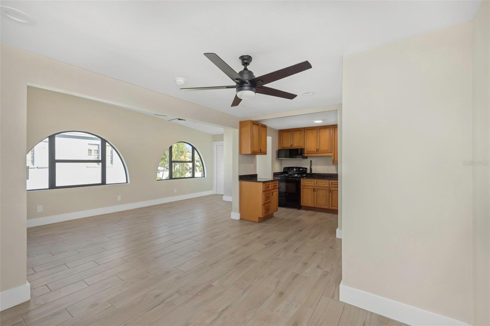 Image 7 of 21 For 3000 Beach Boulevard S 6