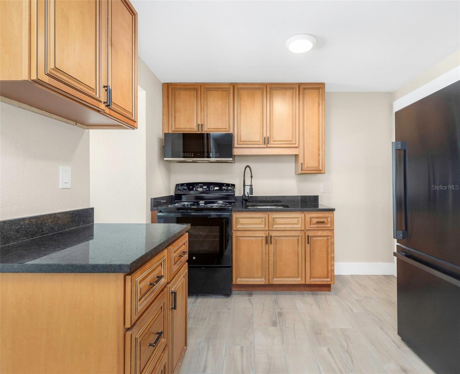 Image 8 of 21 For 3000 Beach Boulevard S 6