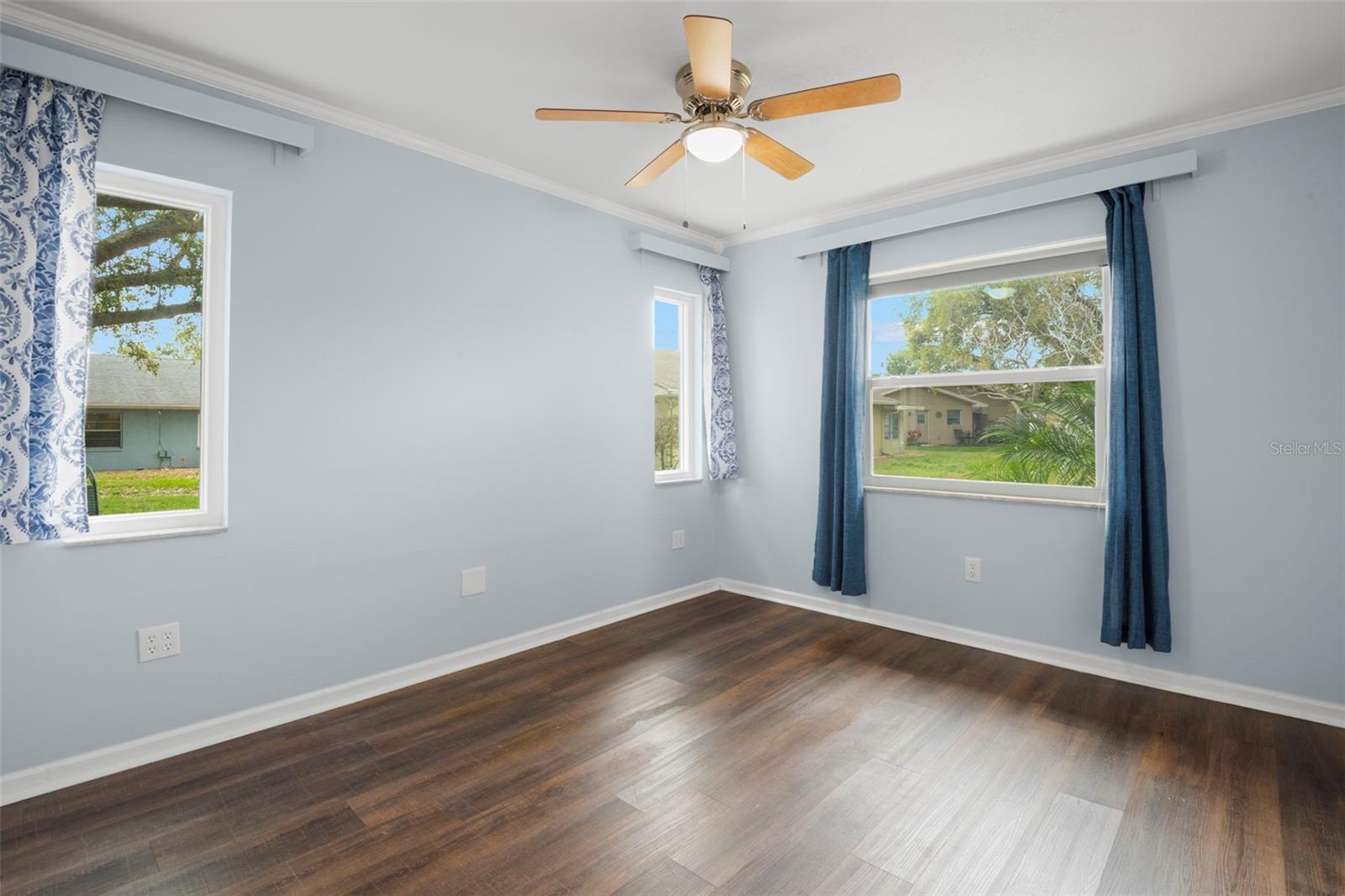 Image 15 of 29 For 1904 Canterbury Lane 13