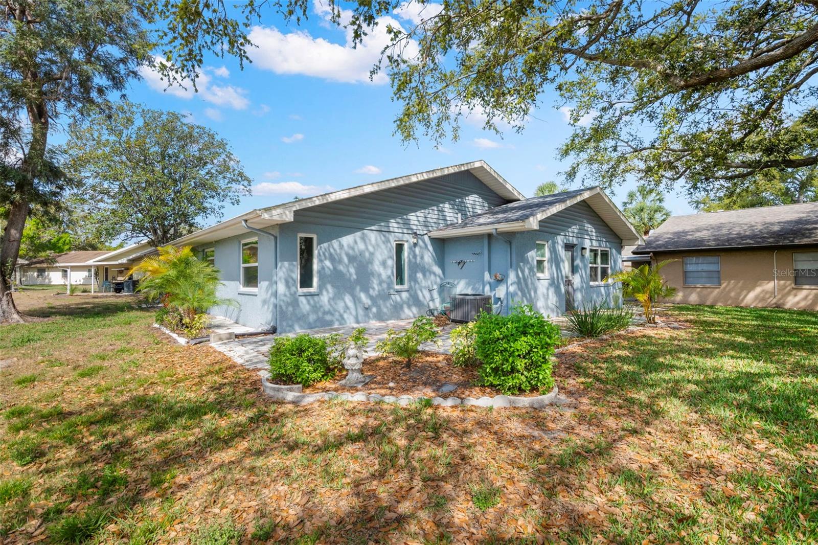 Image 26 of 29 For 1904 Canterbury Lane 13