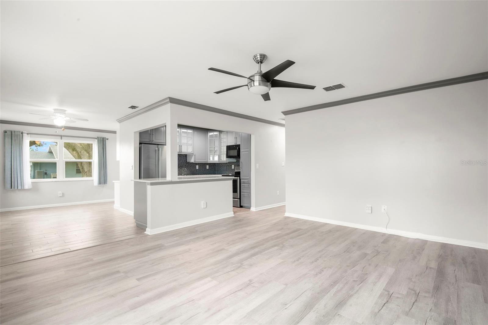 Image 3 of 29 For 1904 Canterbury Lane 13