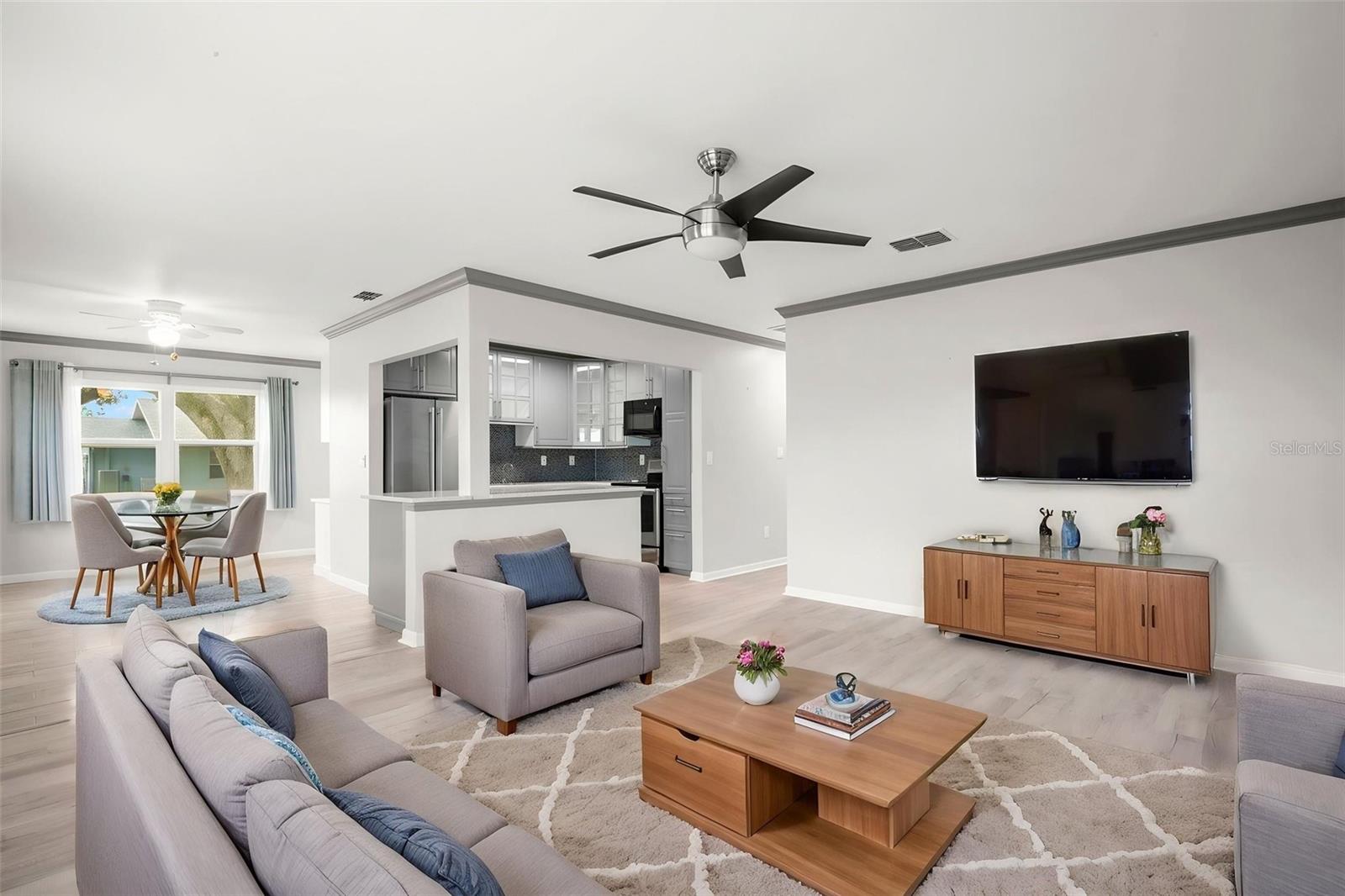 Image 4 of 29 For 1904 Canterbury Lane 13