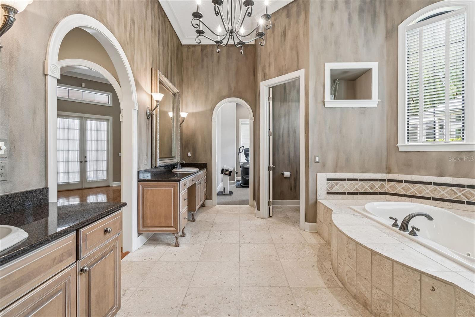 Image 22 of 84 For 702 Berrocales De Avila