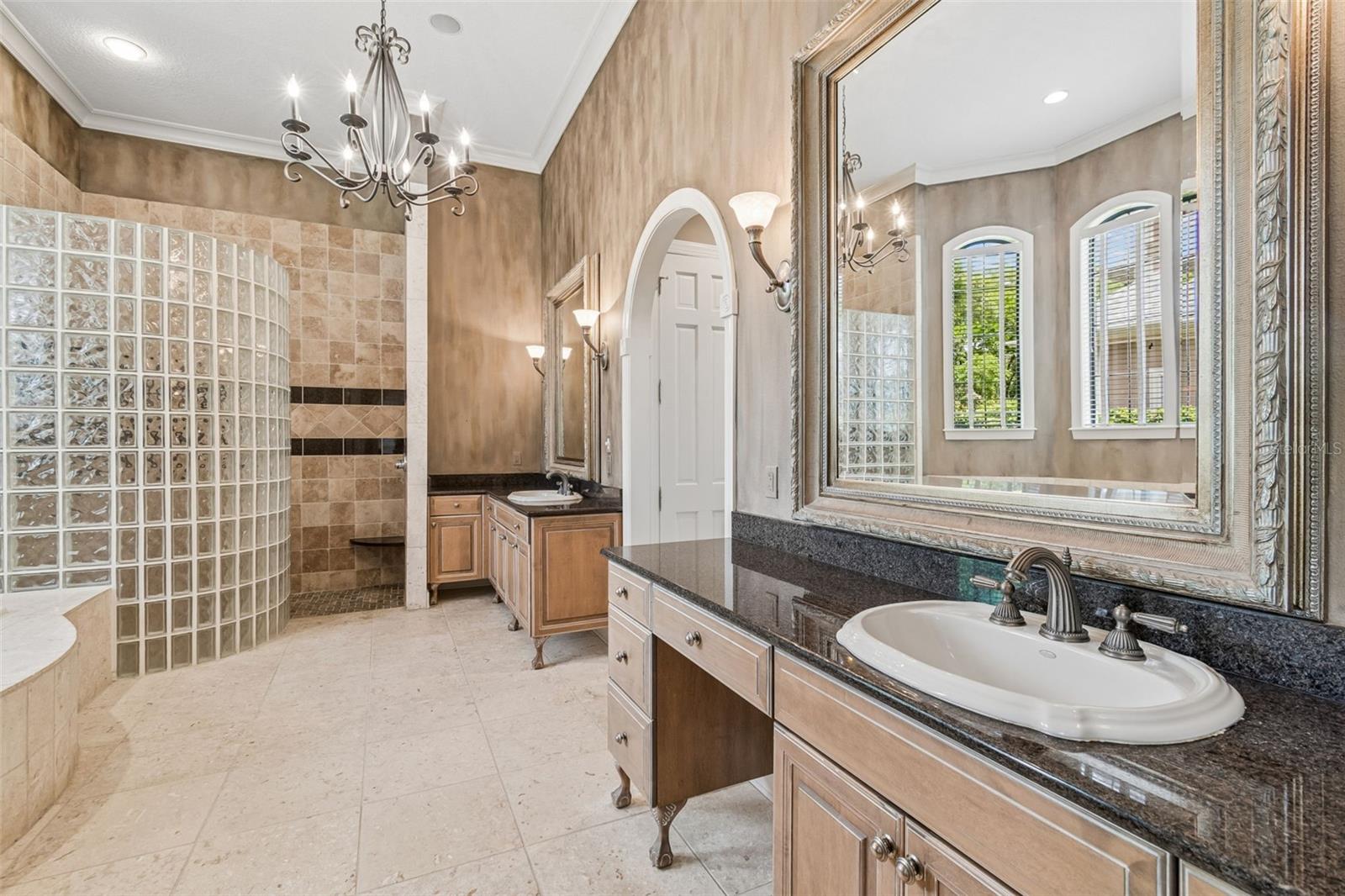 Image 23 of 84 For 702 Berrocales De Avila