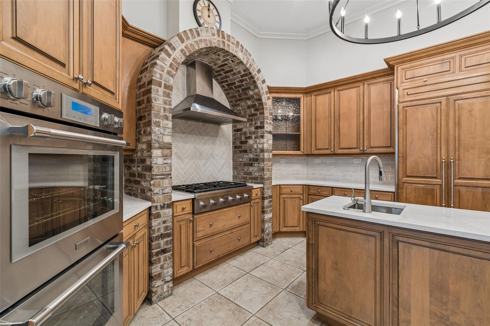 Image 32 of 84 For 702 Berrocales De Avila