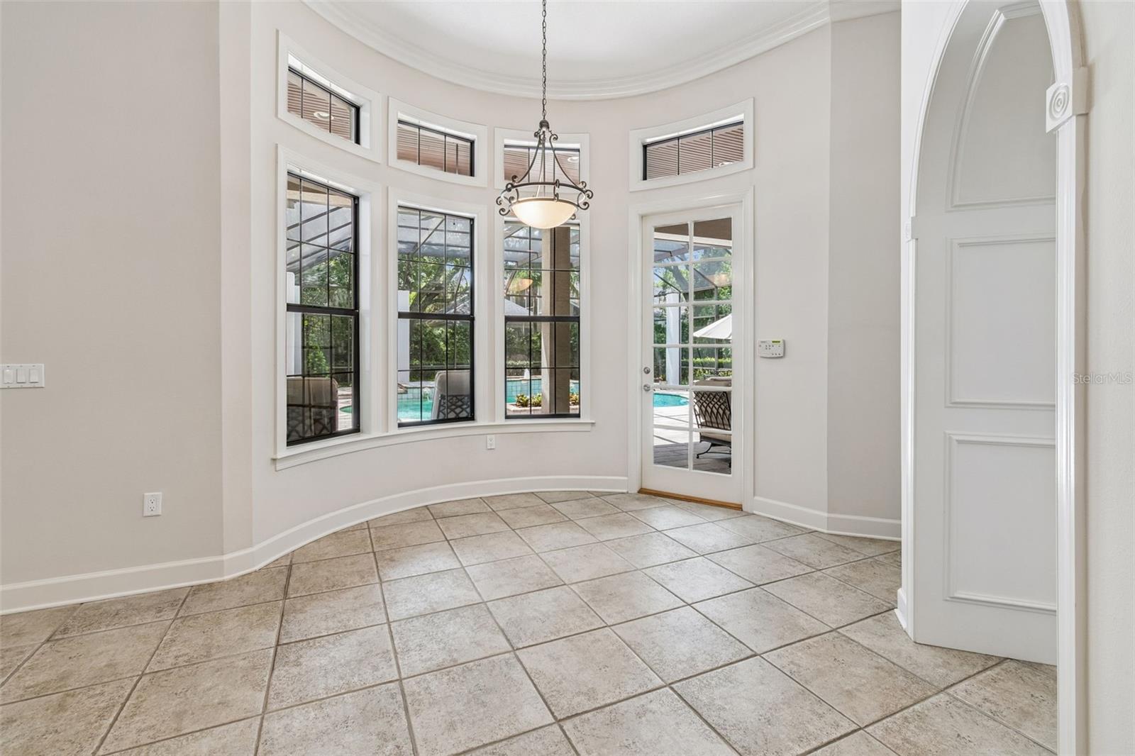 Image 37 of 84 For 702 Berrocales De Avila