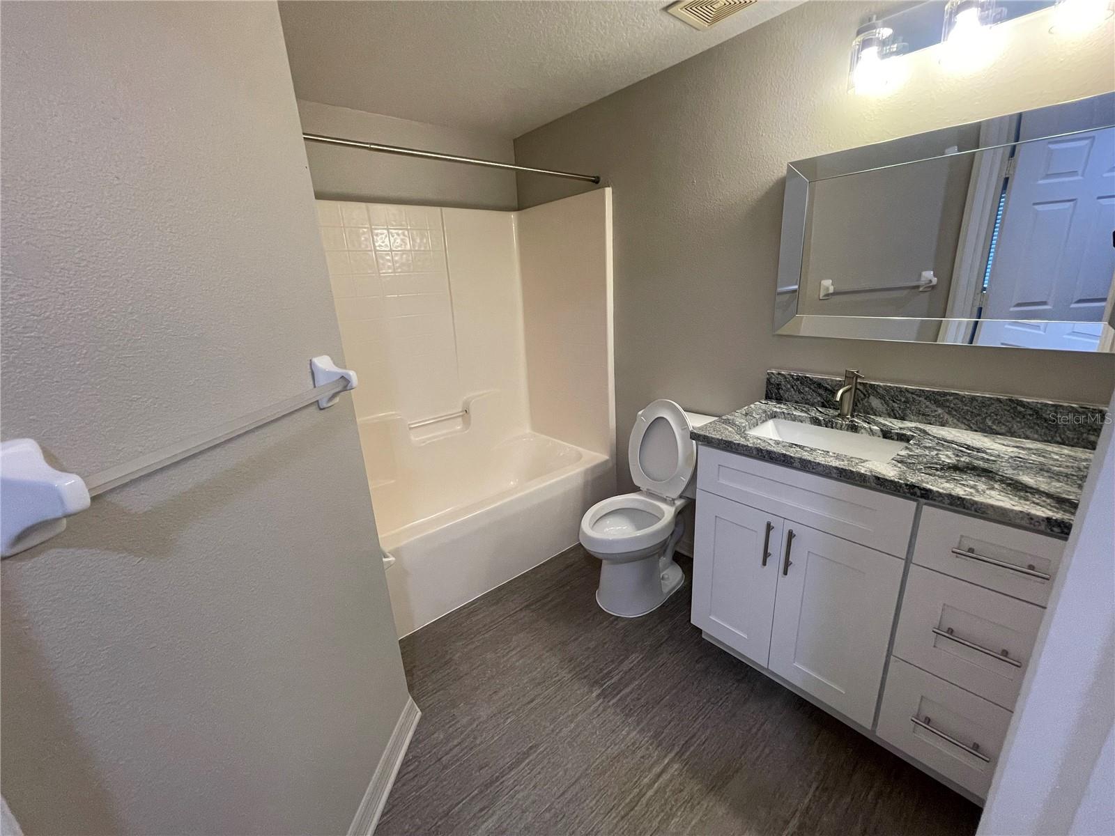 Image 11 of 17 For 6004 Portsdale Place 101