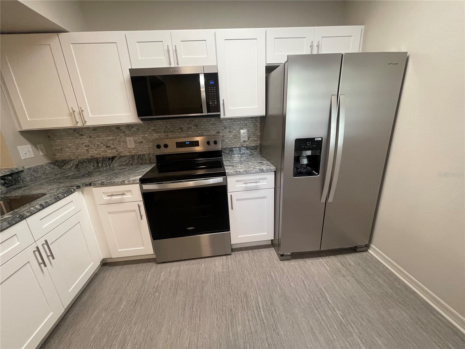 Image 4 of 17 For 6004 Portsdale Place 101