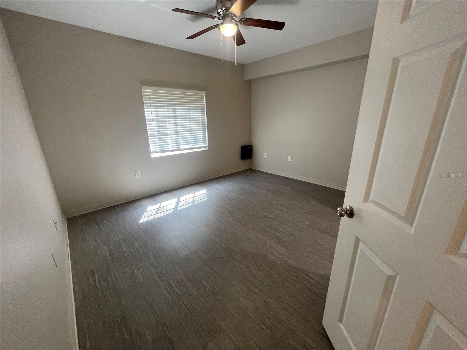 Image 5 of 17 For 6004 Portsdale Place 101