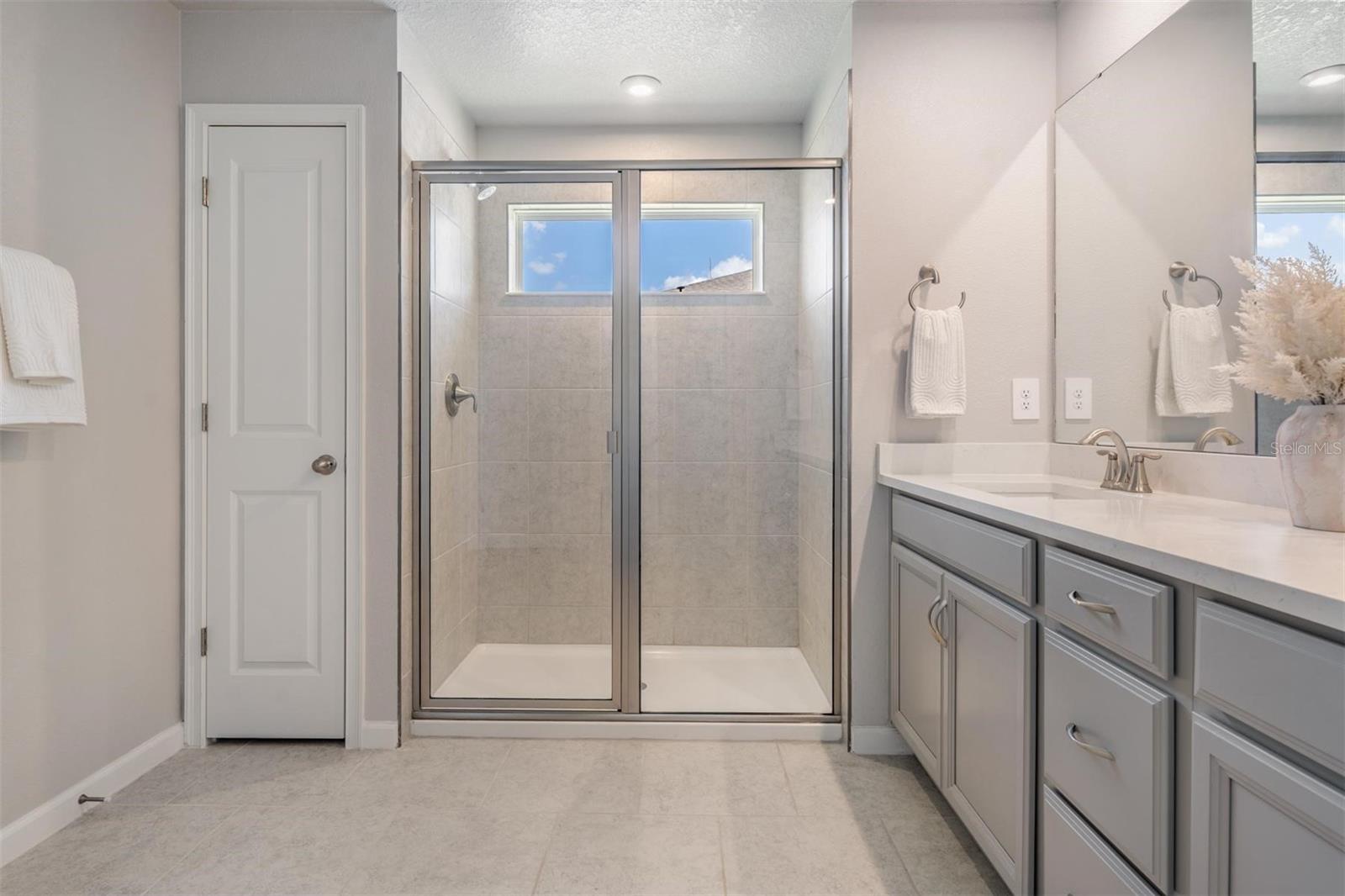 Image 25 of 47 For 19219 Blue Pond Drive