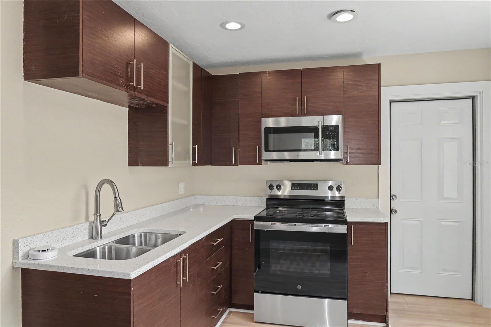 Image 12 of 17 For 5511 13th Street E