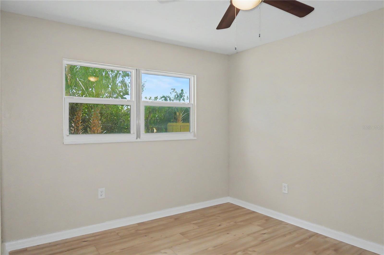 Image 6 of 17 For 5511 13th Street E