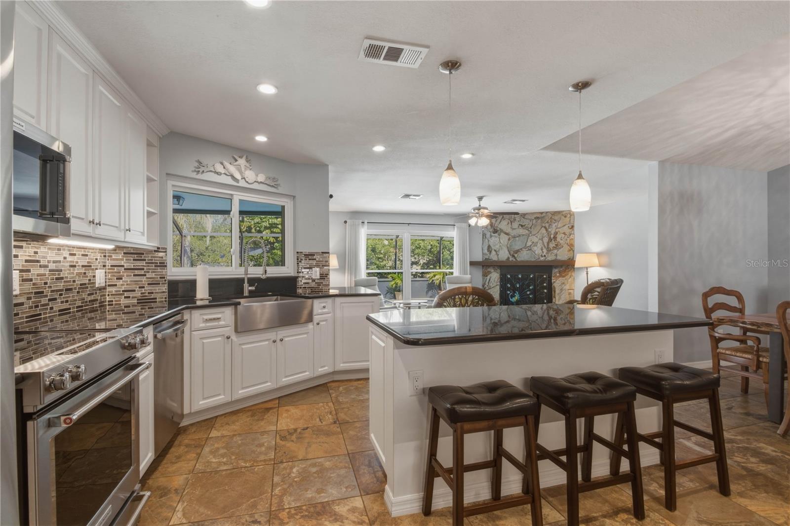 Image 11 of 33 For 4725 Orange Grove Way