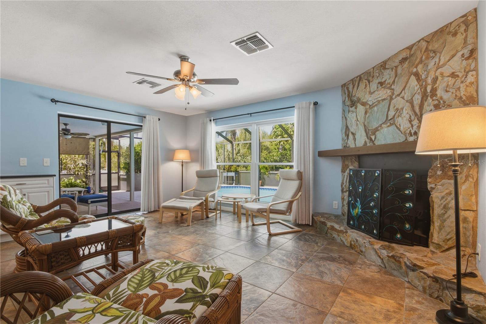 Image 13 of 33 For 4725 Orange Grove Way