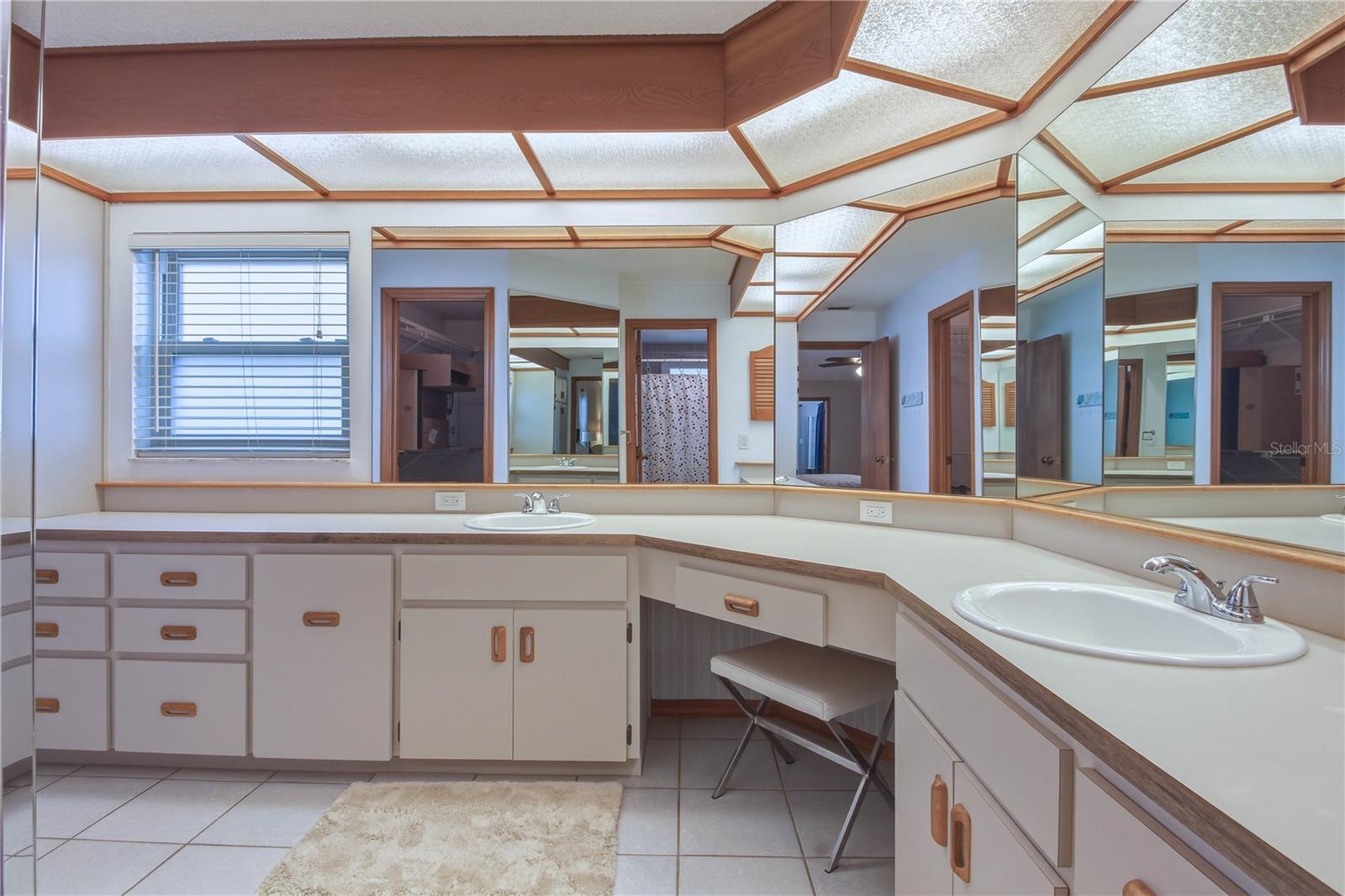 Image 18 of 33 For 4725 Orange Grove Way