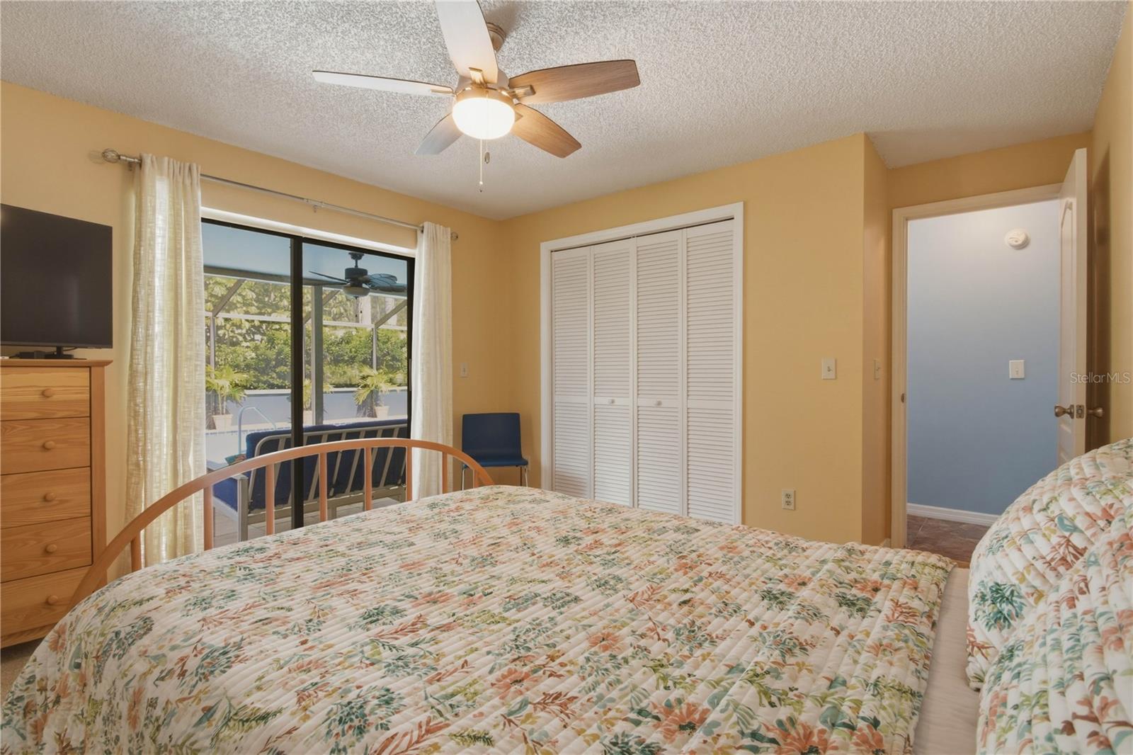 Image 22 of 33 For 4725 Orange Grove Way