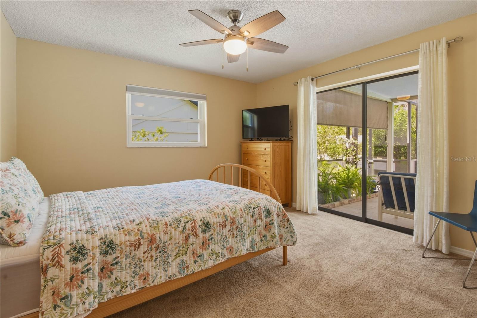 Image 23 of 33 For 4725 Orange Grove Way