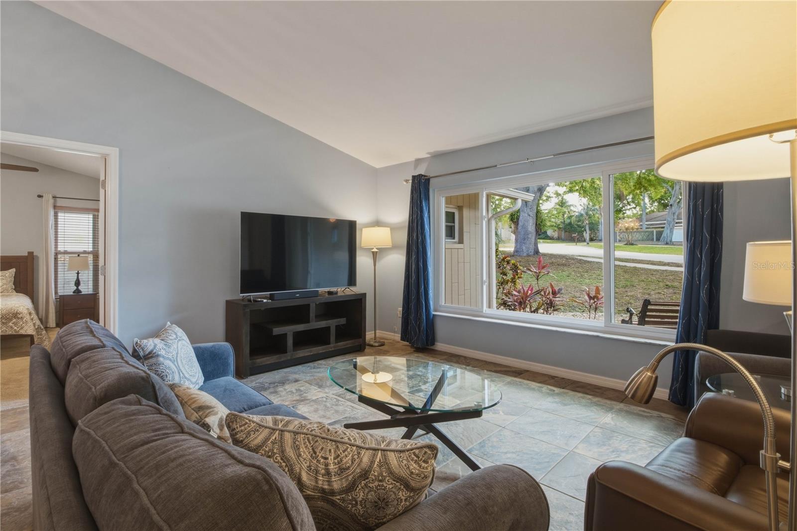 Image 6 of 33 For 4725 Orange Grove Way