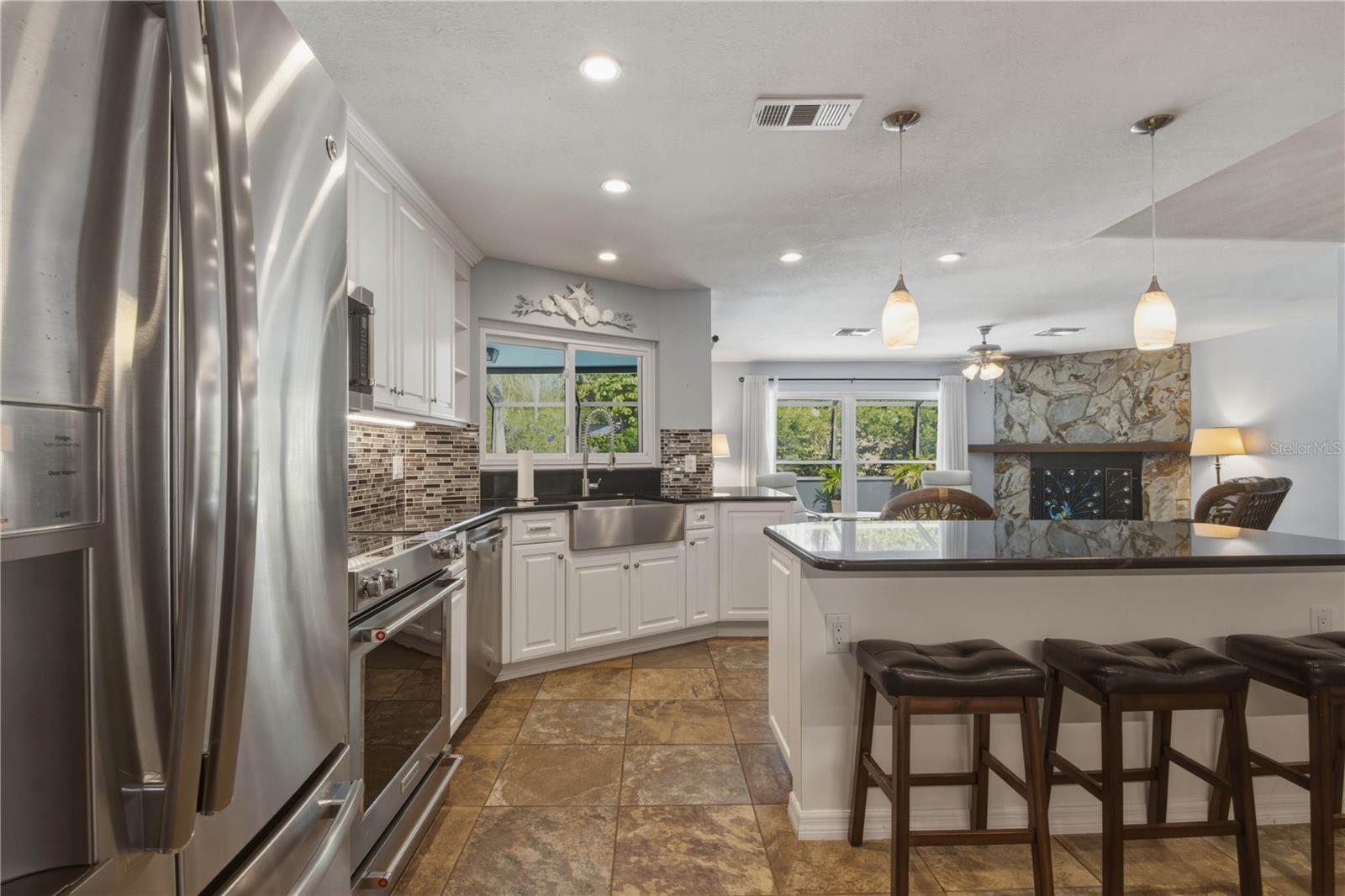 Image 7 of 33 For 4725 Orange Grove Way