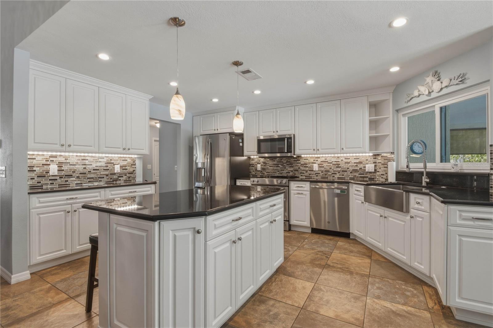 Image 8 of 33 For 4725 Orange Grove Way