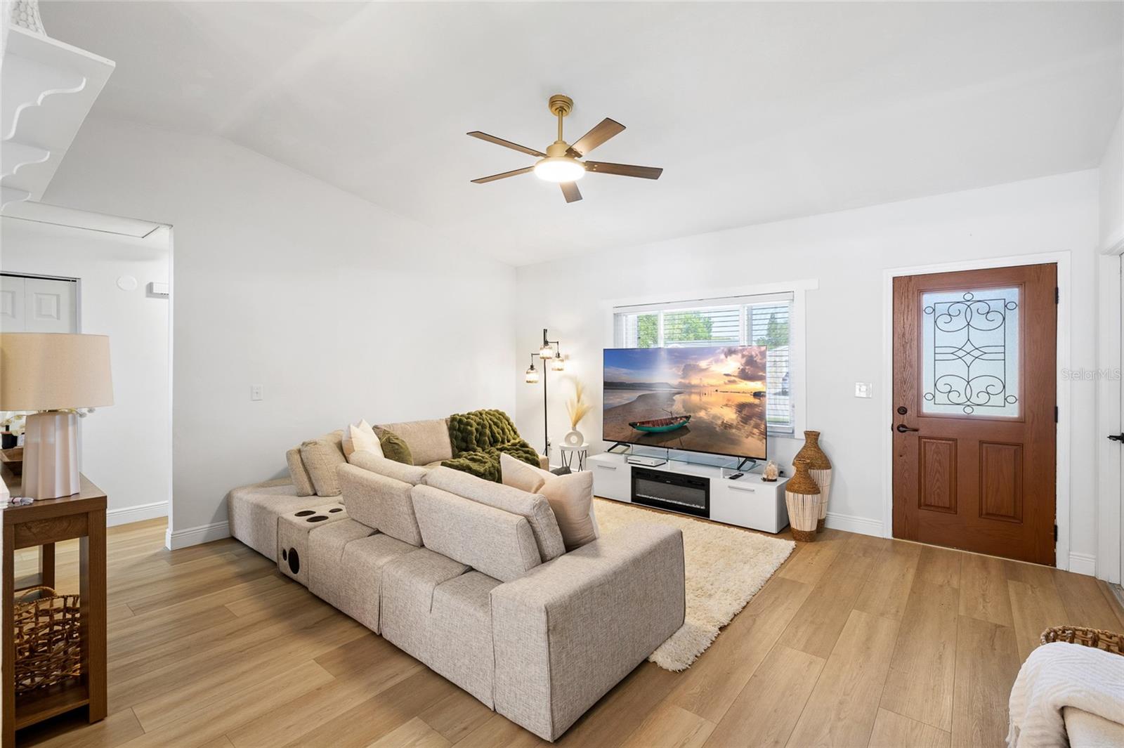 Image 6 of 41 For 5716 Ridgestone Drive