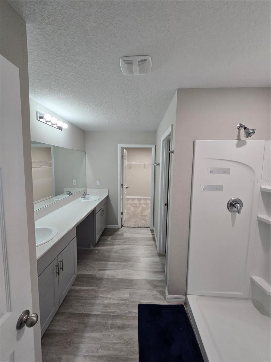 Listing photo id 10 for 5694 Arlington River Drive