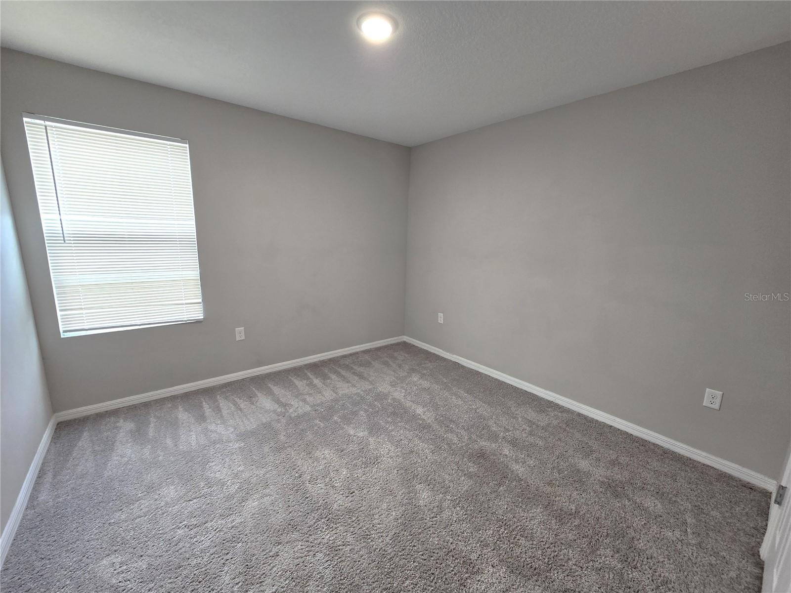 Listing photo id 17 for 5694 Arlington River Drive