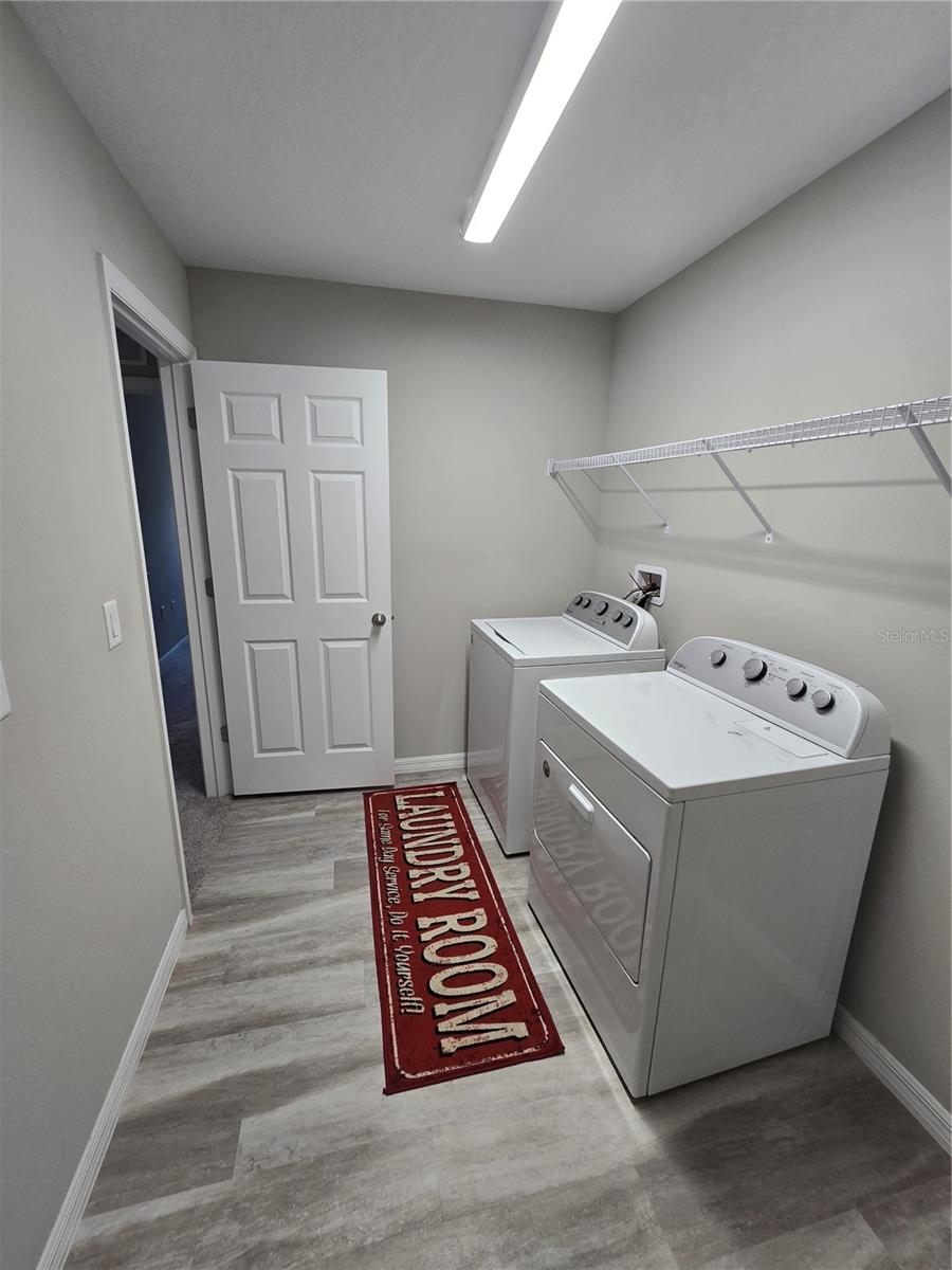 Listing photo id 22 for 5694 Arlington River Drive