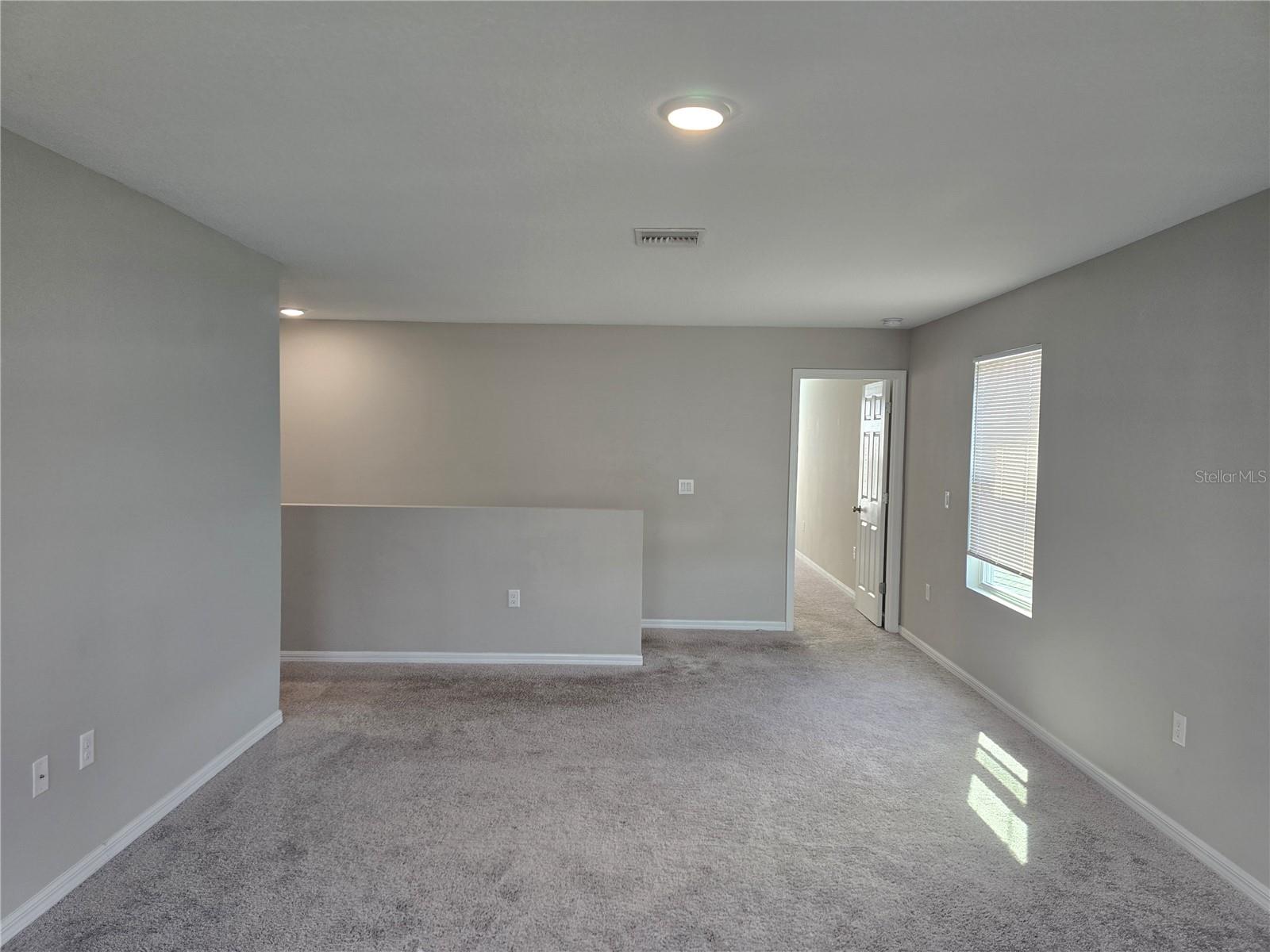 Listing photo id 5 for 5694 Arlington River Drive