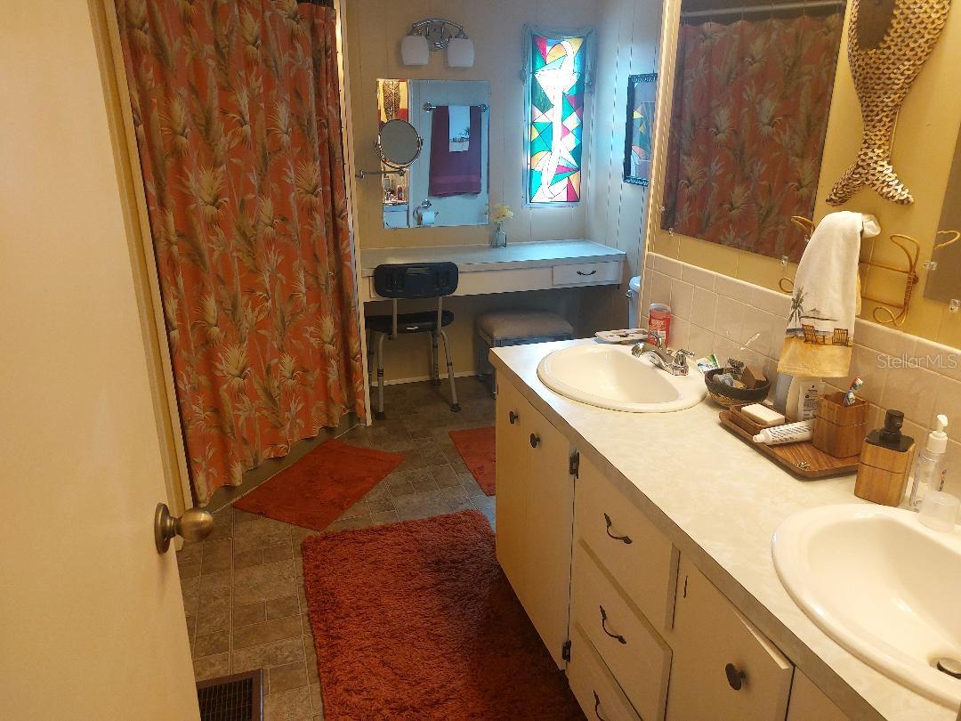 Image 9 of 13 For 184 Independence Avenue 8