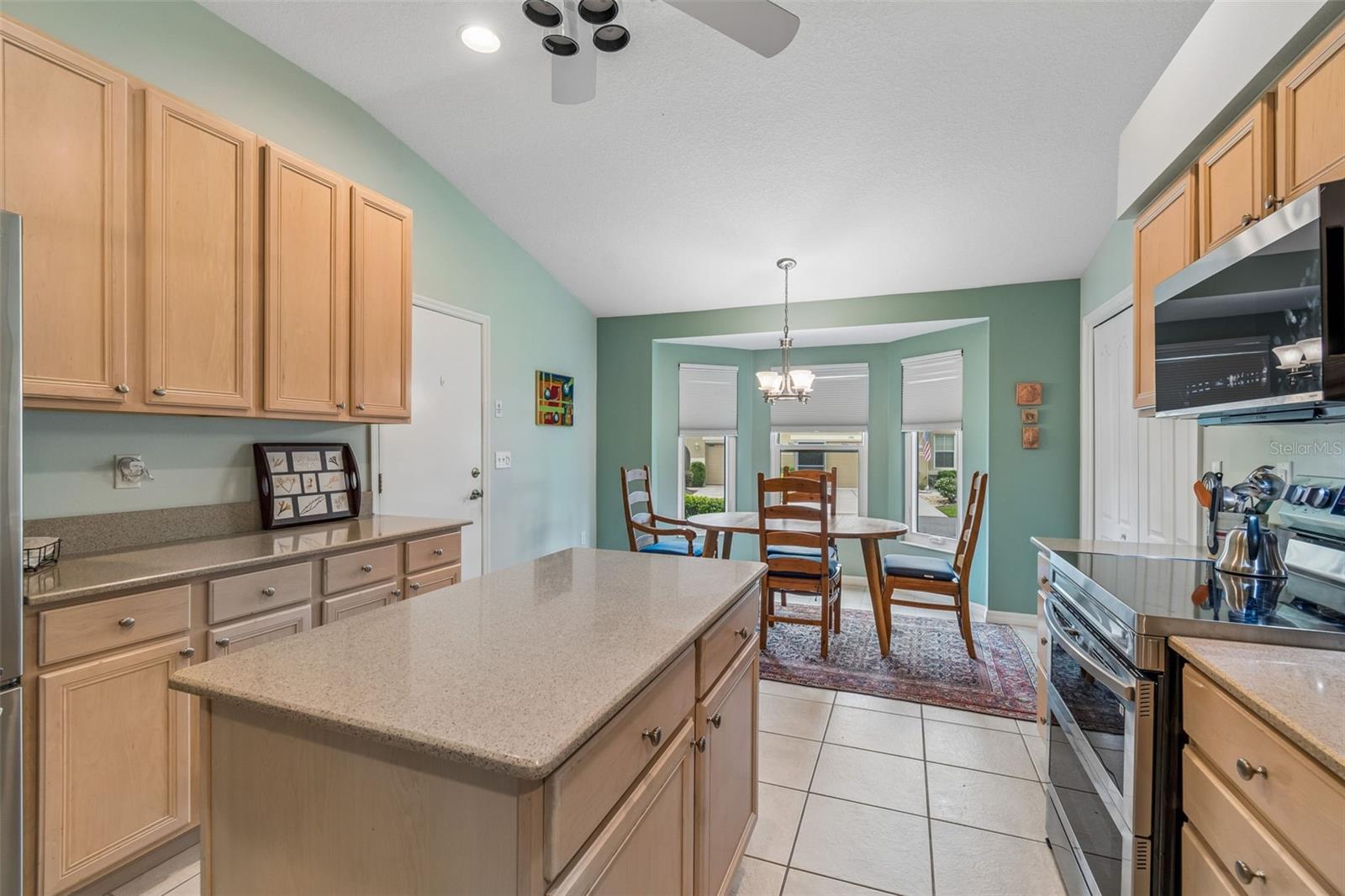 Image 13 of 72 For 2006 Grantham Greens Drive 0