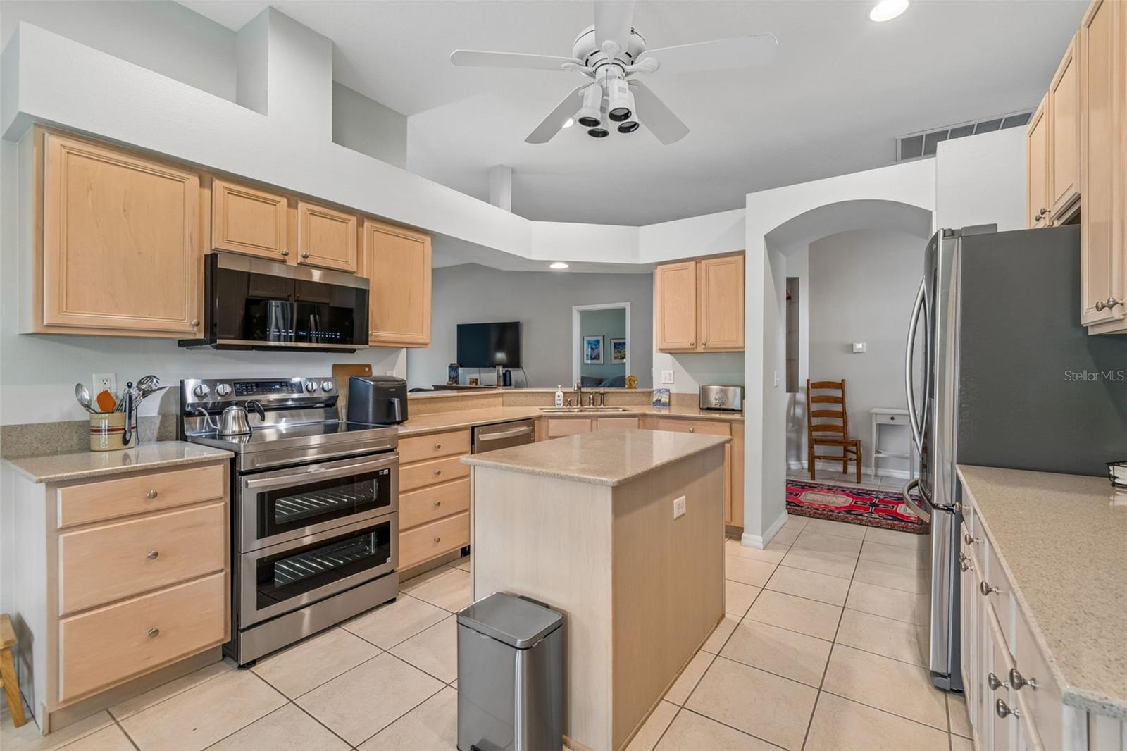 Image 14 of 72 For 2006 Grantham Greens Drive 0