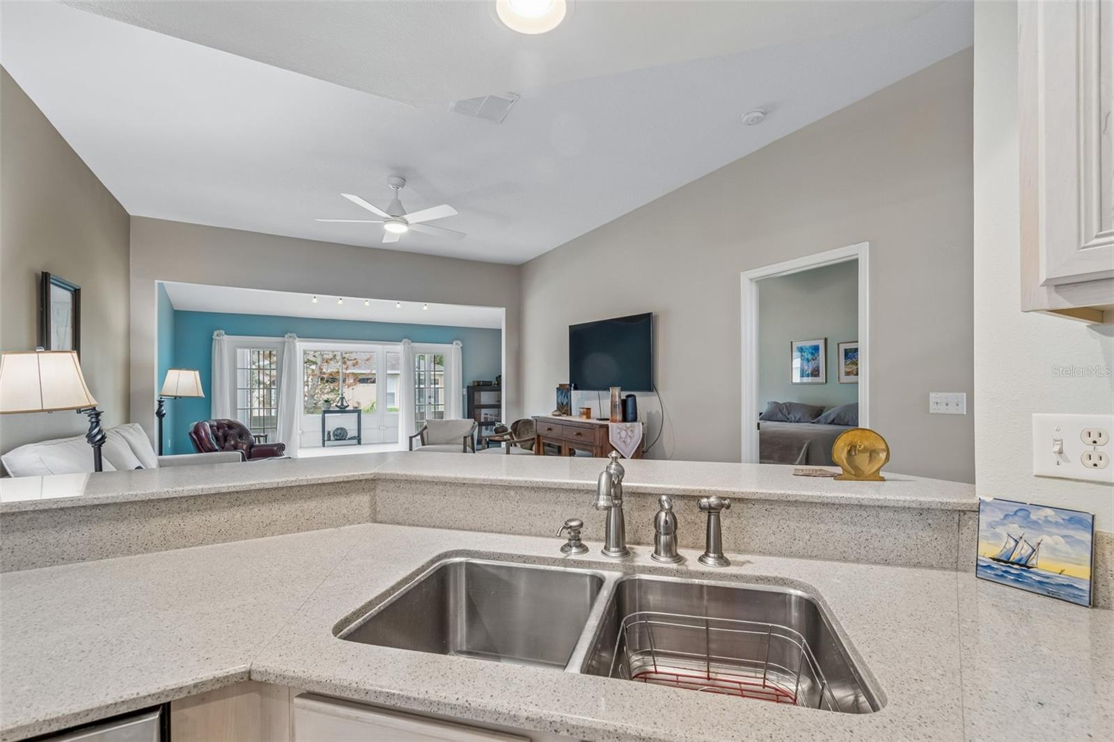 Image 15 of 72 For 2006 Grantham Greens Drive 0