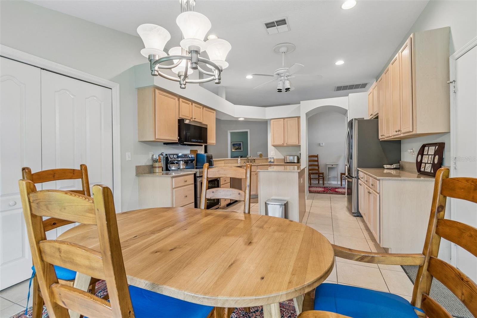 Image 17 of 72 For 2006 Grantham Greens Drive 0