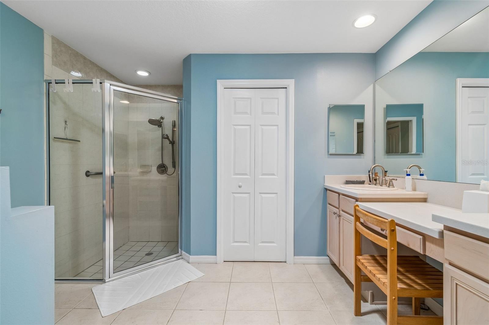 Image 28 of 72 For 2006 Grantham Greens Drive 0