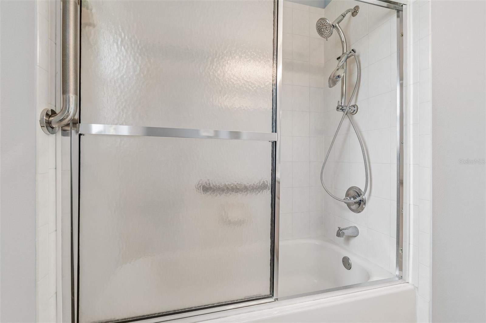 Image 36 of 72 For 2006 Grantham Greens Drive 0