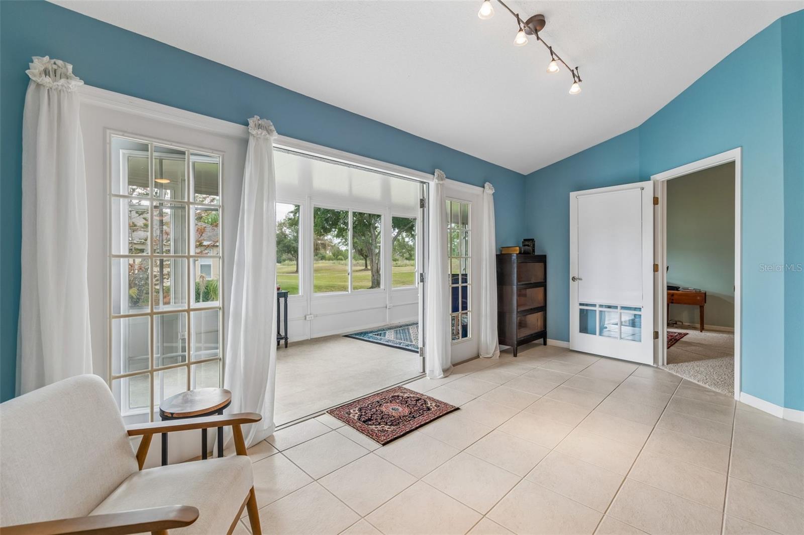 Image 39 of 72 For 2006 Grantham Greens Drive 0