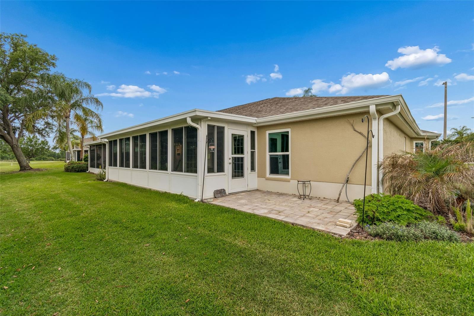 Image 43 of 72 For 2006 Grantham Greens Drive 0