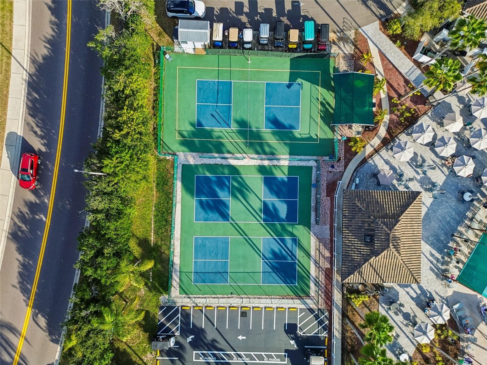 Image 57 of 72 For 2006 Grantham Greens Drive 0