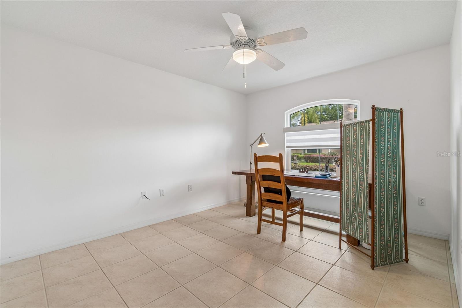 Image 7 of 72 For 2006 Grantham Greens Drive 0