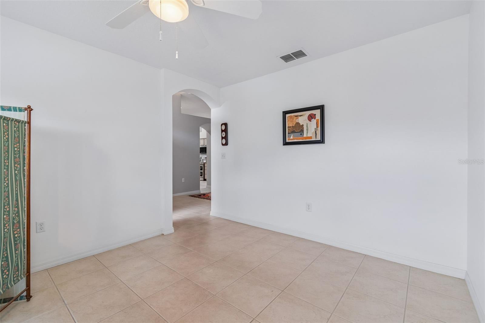 Image 8 of 72 For 2006 Grantham Greens Drive 0