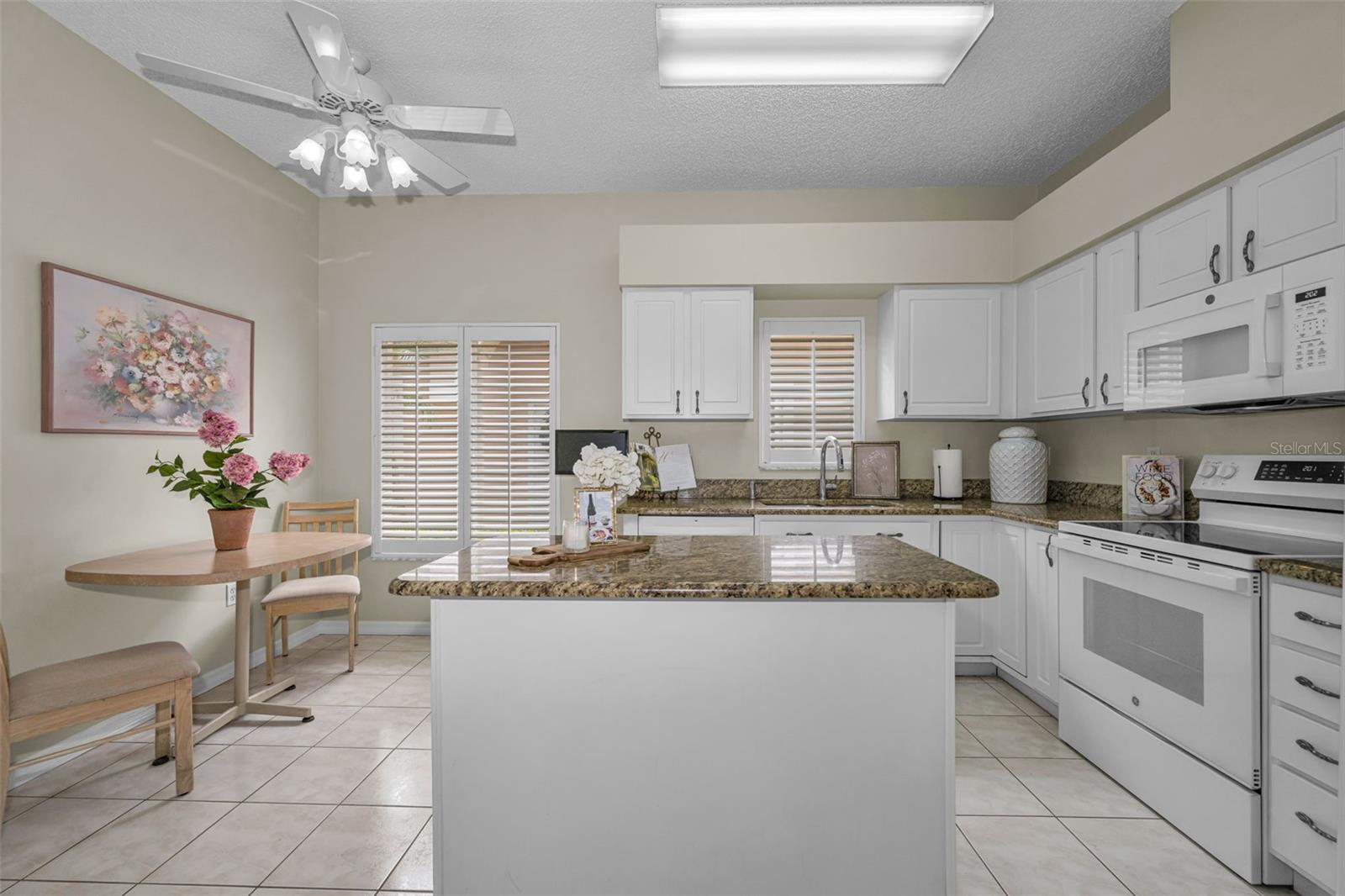 Image 16 of 49 For 3802 Darston Street