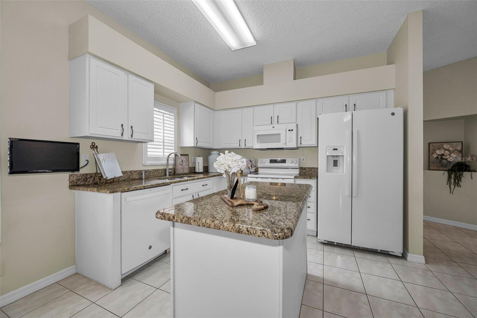 Image 17 of 49 For 3802 Darston Street