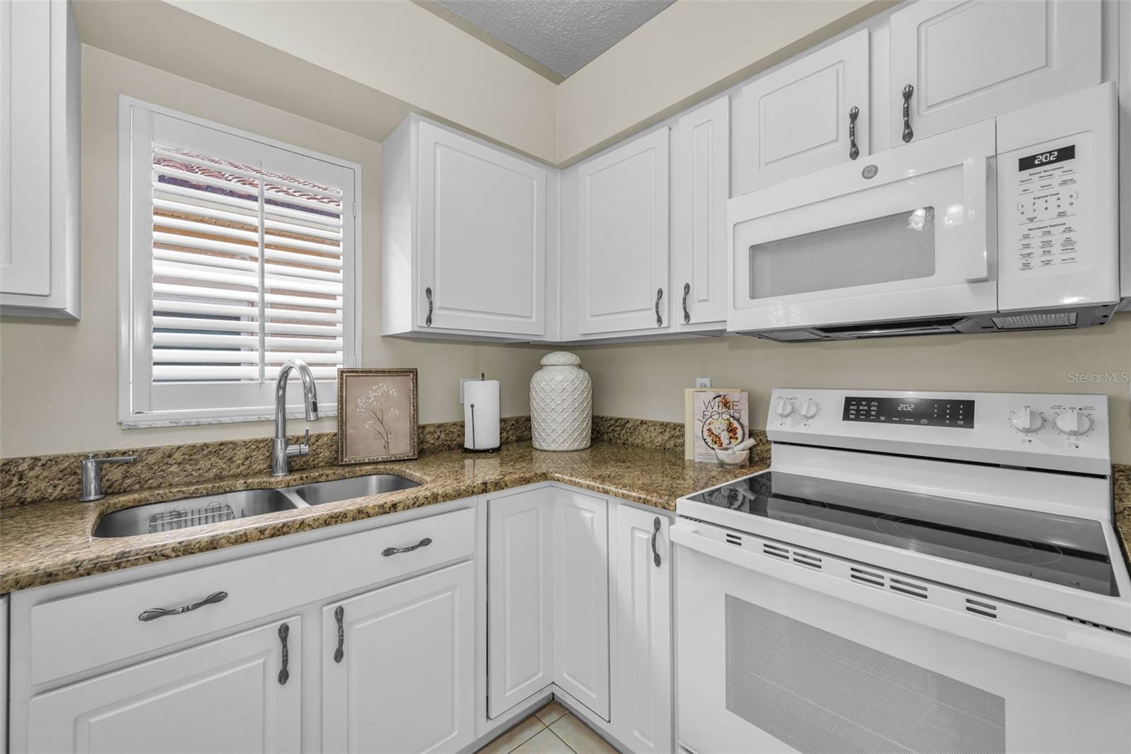 Image 21 of 49 For 3802 Darston Street