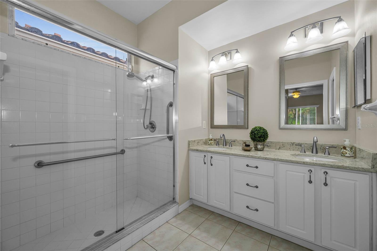 Image 26 of 49 For 3802 Darston Street