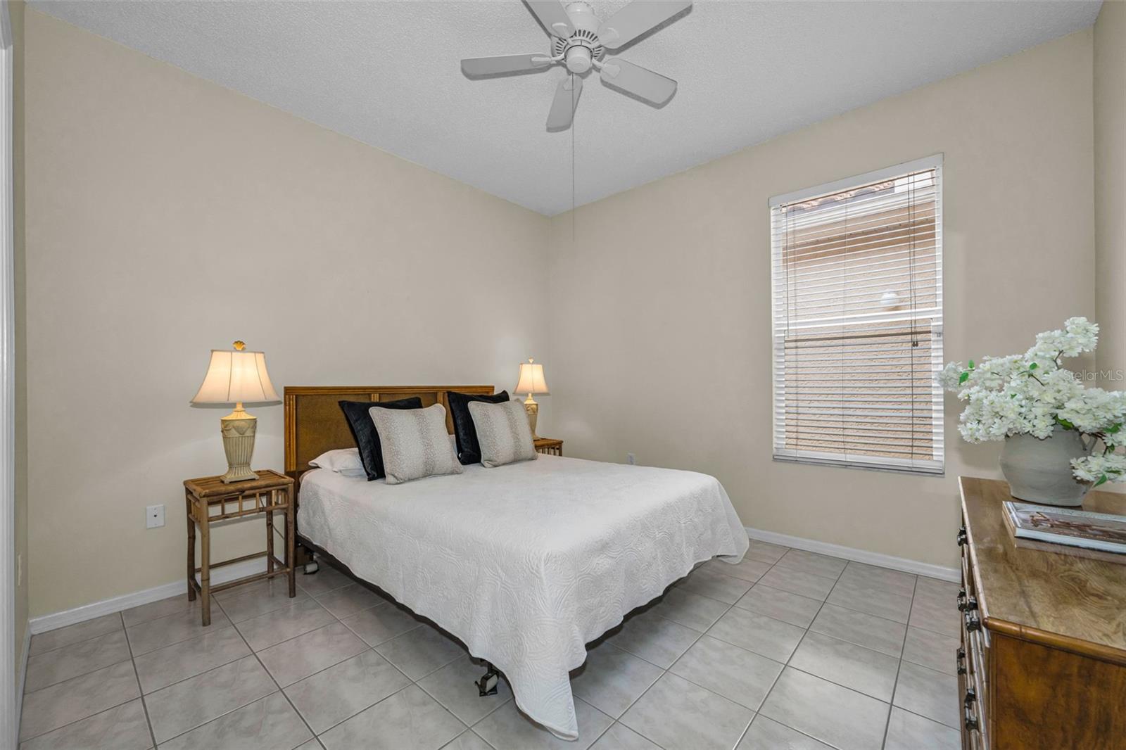 Image 28 of 49 For 3802 Darston Street